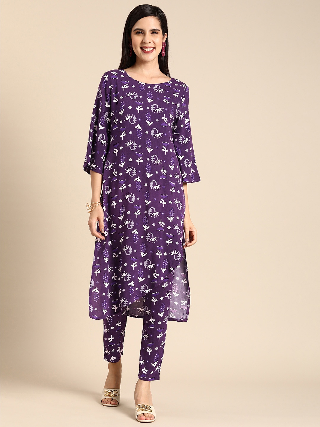 

Anouk Women Floral Printed Regular Kurta With Trousers, Purple