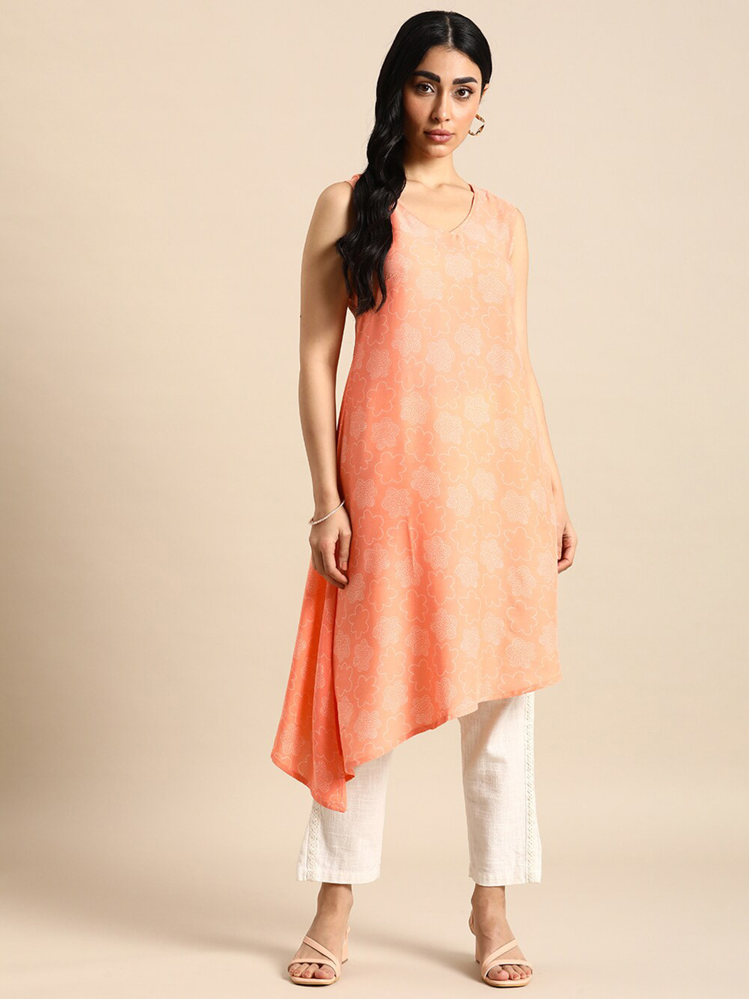 

Anouk Floral Printed V-neck Sleeveless Kurta, Peach