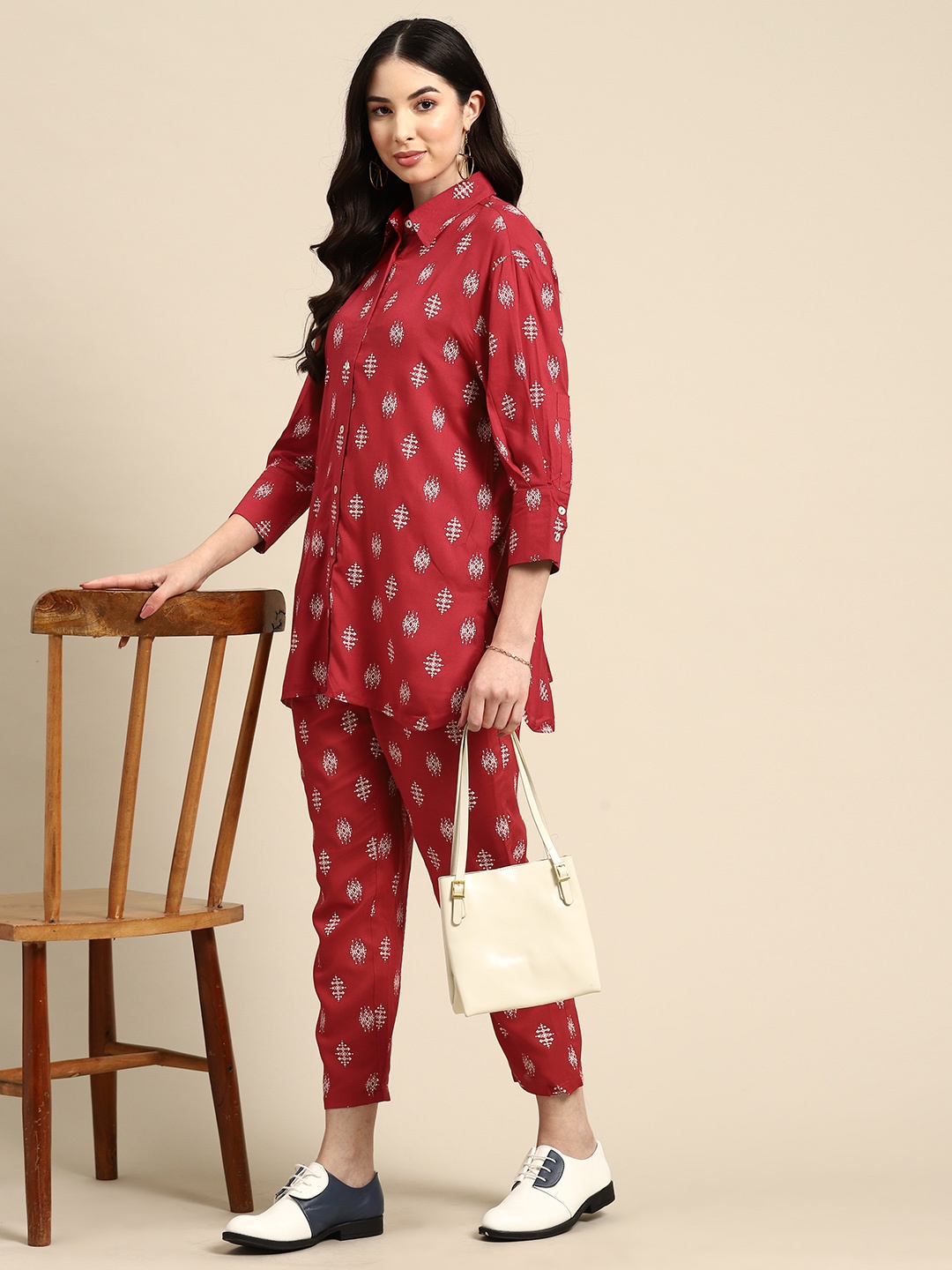 

Anouk Ethnic Motifs Printed Regular Kurta with Trousers, Maroon