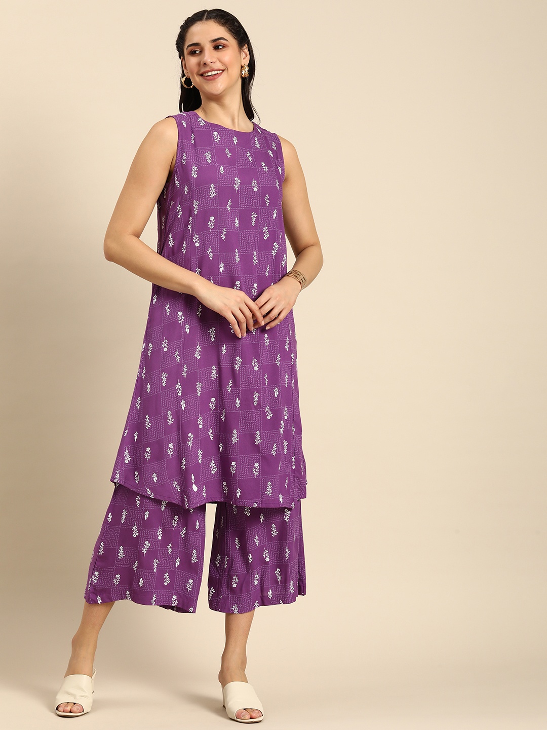 

Anouk Women Floral Printed Regular Kurta with Palazzos, Purple