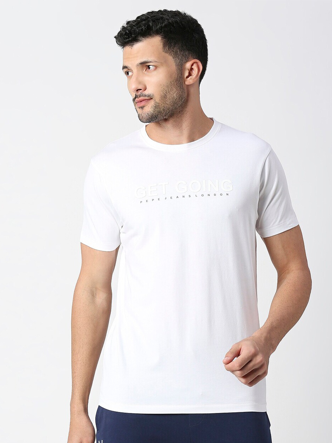 

Pepe Jeans Men Typography Printed Pure Cotton Slim Fit T-shirt, White