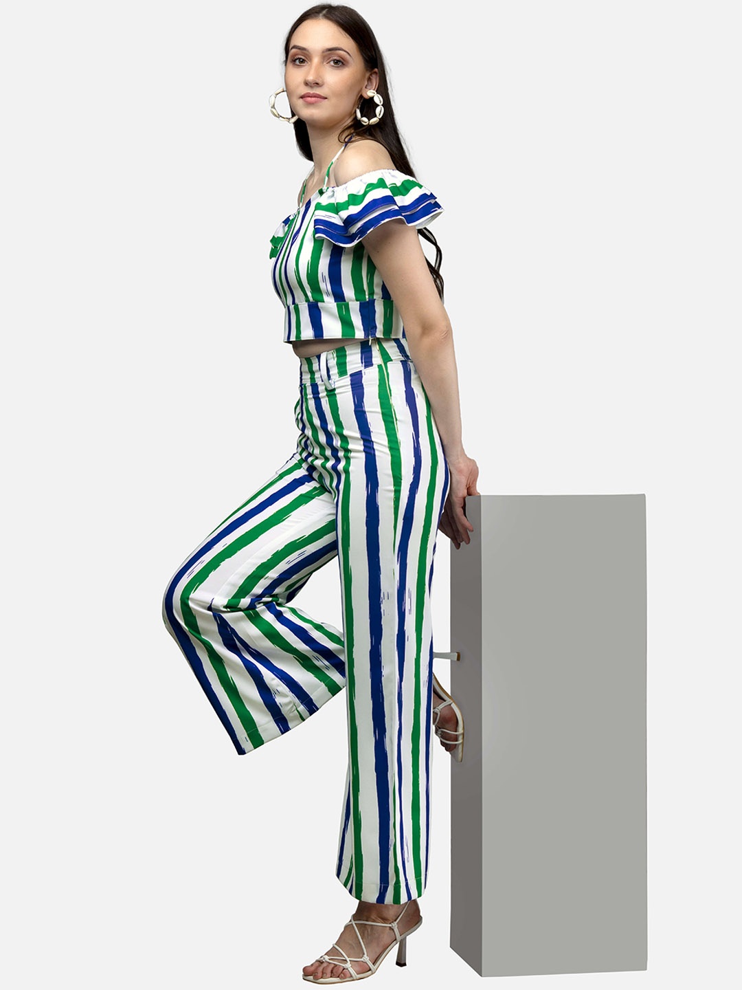 

NEOFAA Striped Halter Neck Crop Top With Flared Trousers Co-Ords, White