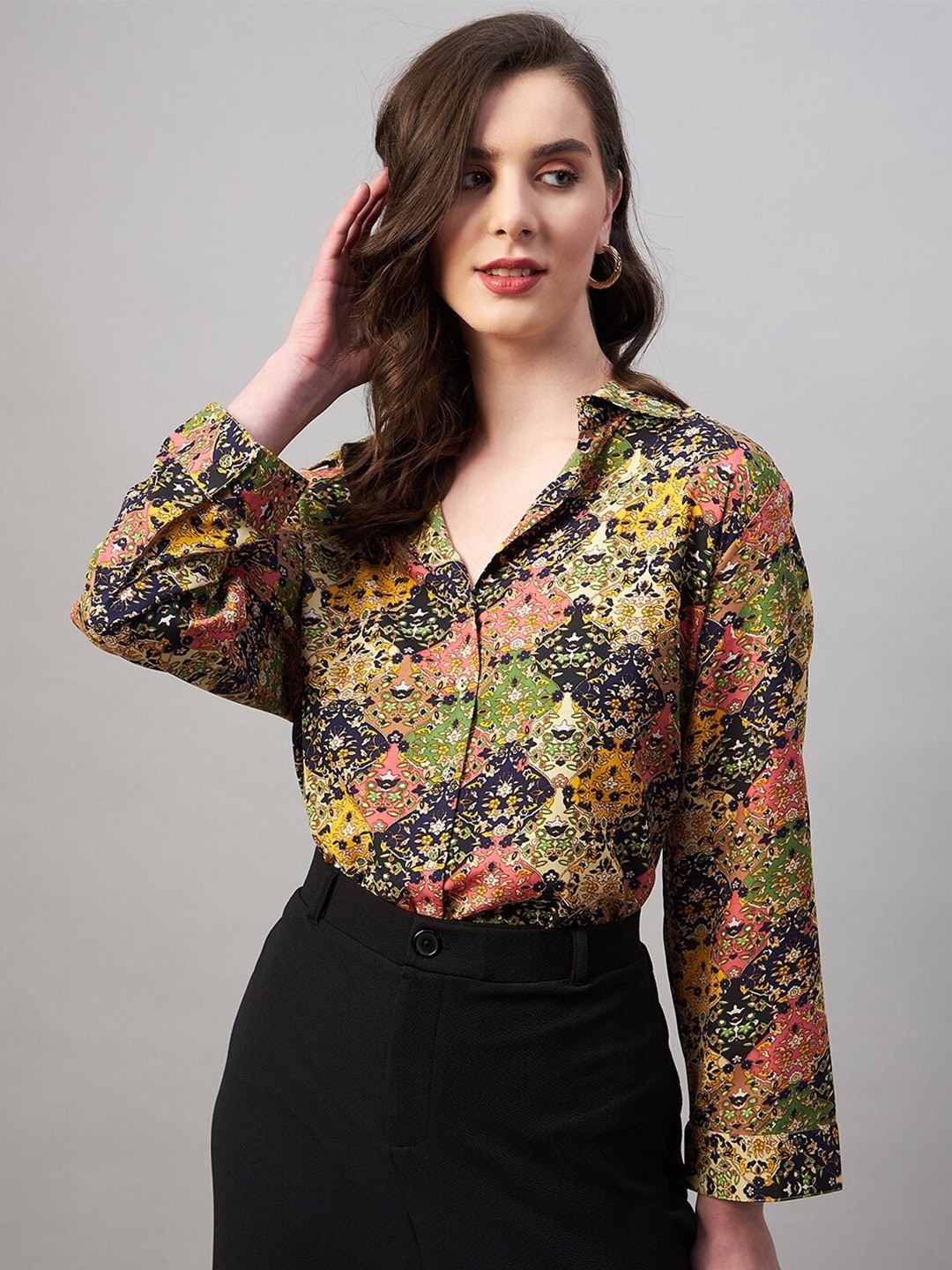 

Azira Women Green Modern Slim Fit Floral Printed Casual Shirt