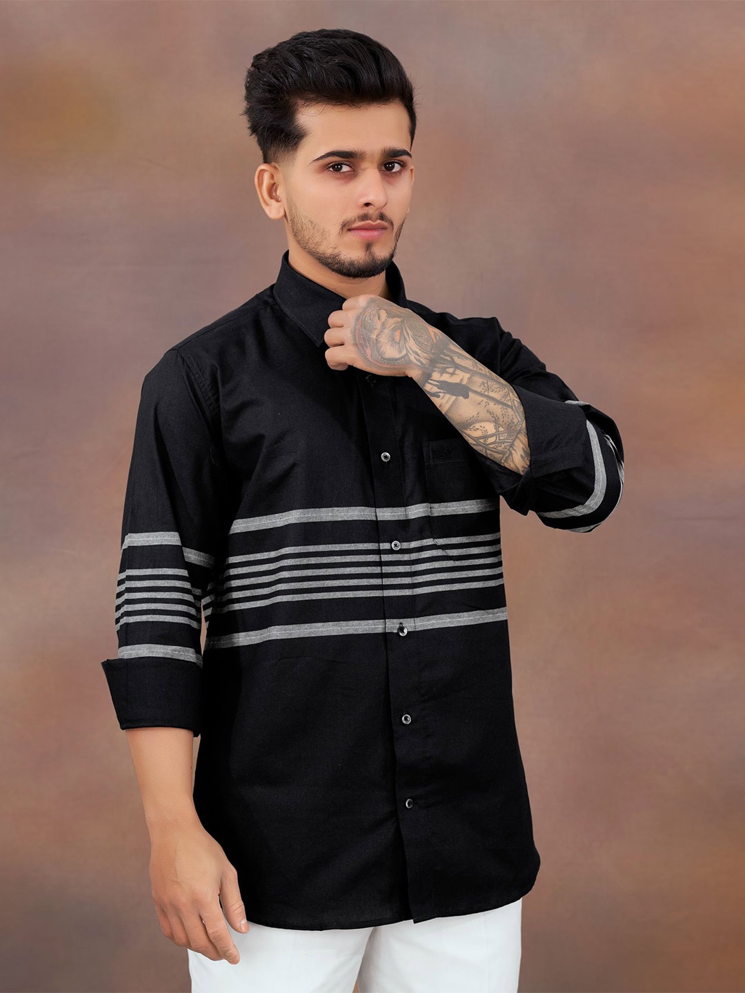 

FRENCH CROWN Men Black Standard Horizontal Stripes Striped Casual Shirt