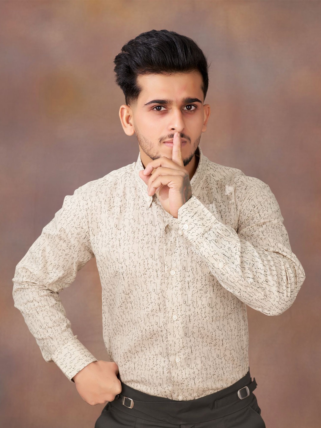 

FRENCH CROWN Men Cream-Coloured Standard Printed Casual Shirt
