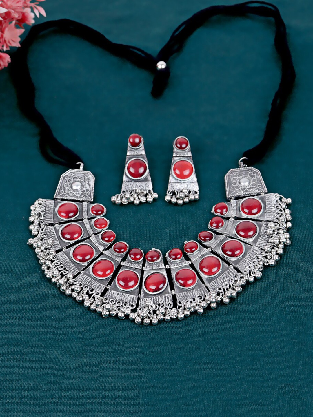 

Krelin Silver-Plated Stones-Studded Ghunghroo Oxidised Jewellery Set, Red