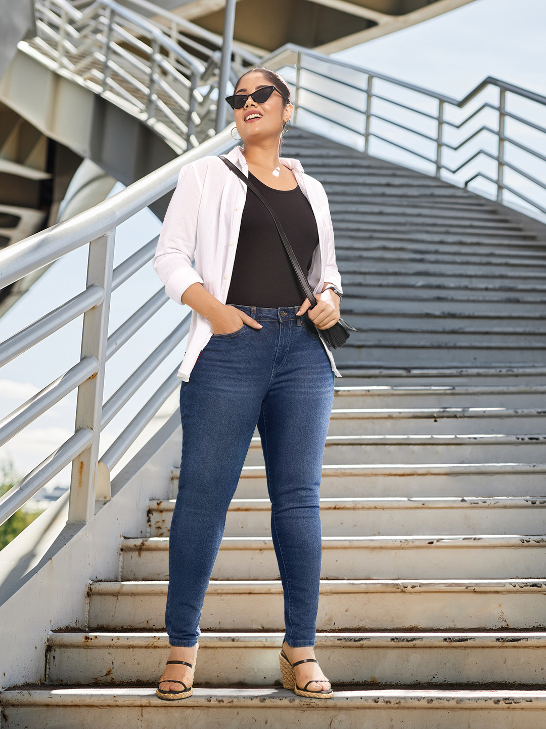 

Sztori Women Plus Size Skinny Fit Light Fade Stretchable Jeans, Navy blue