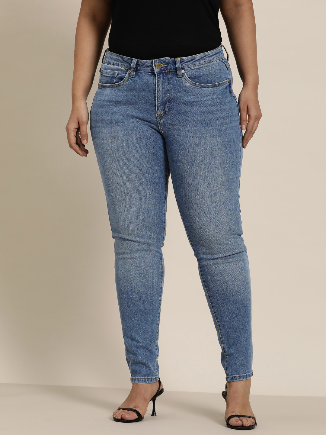 

Sztori Women Plus Size Skinny Fit Light Fade Stretchable Jeans, Blue