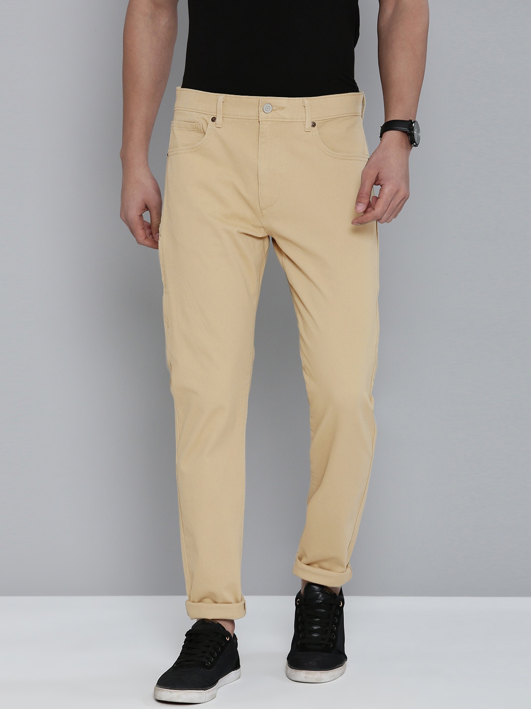 

Levis Men Tapered Fit Trousers, Beige