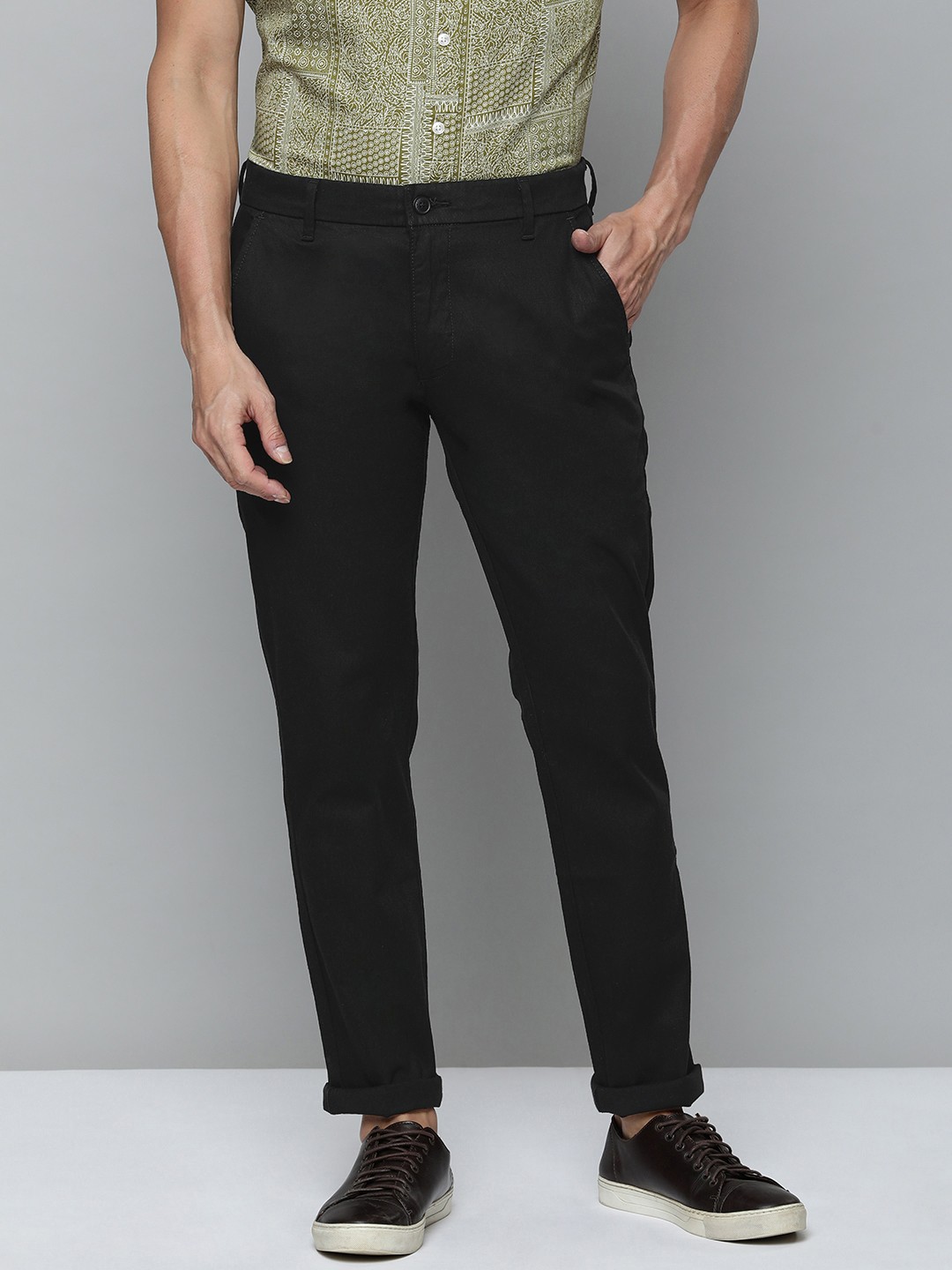 

Levis Men Slim Fit Trousers, Black