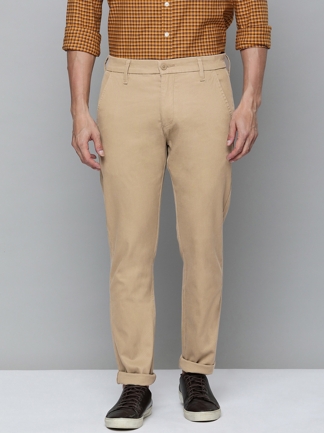 

Levis Men Tapered Fit Trousers, Beige