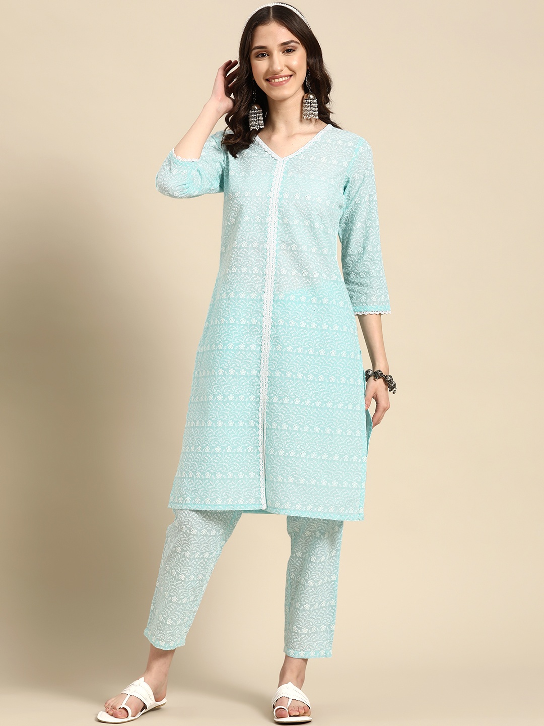 

Sangria Floral Embroidered Kantha Work Kurta With Trousers, Blue