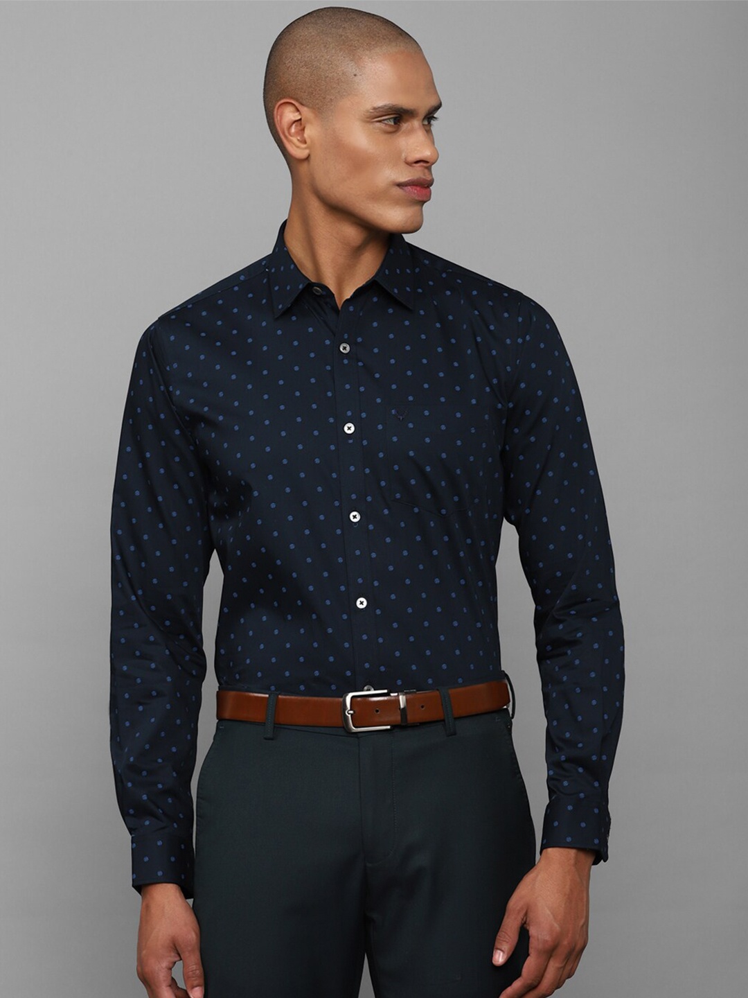 

Allen Solly Slim Fit Micro Ditsy Printed Pure Cotton Formal Shirt, Navy blue