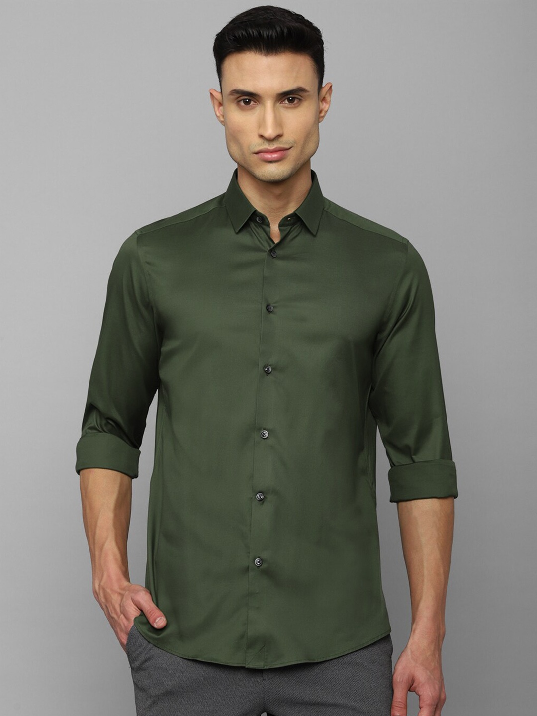 

Louis Philippe Sport Spread Collar Casual Cotton Shirt, Green