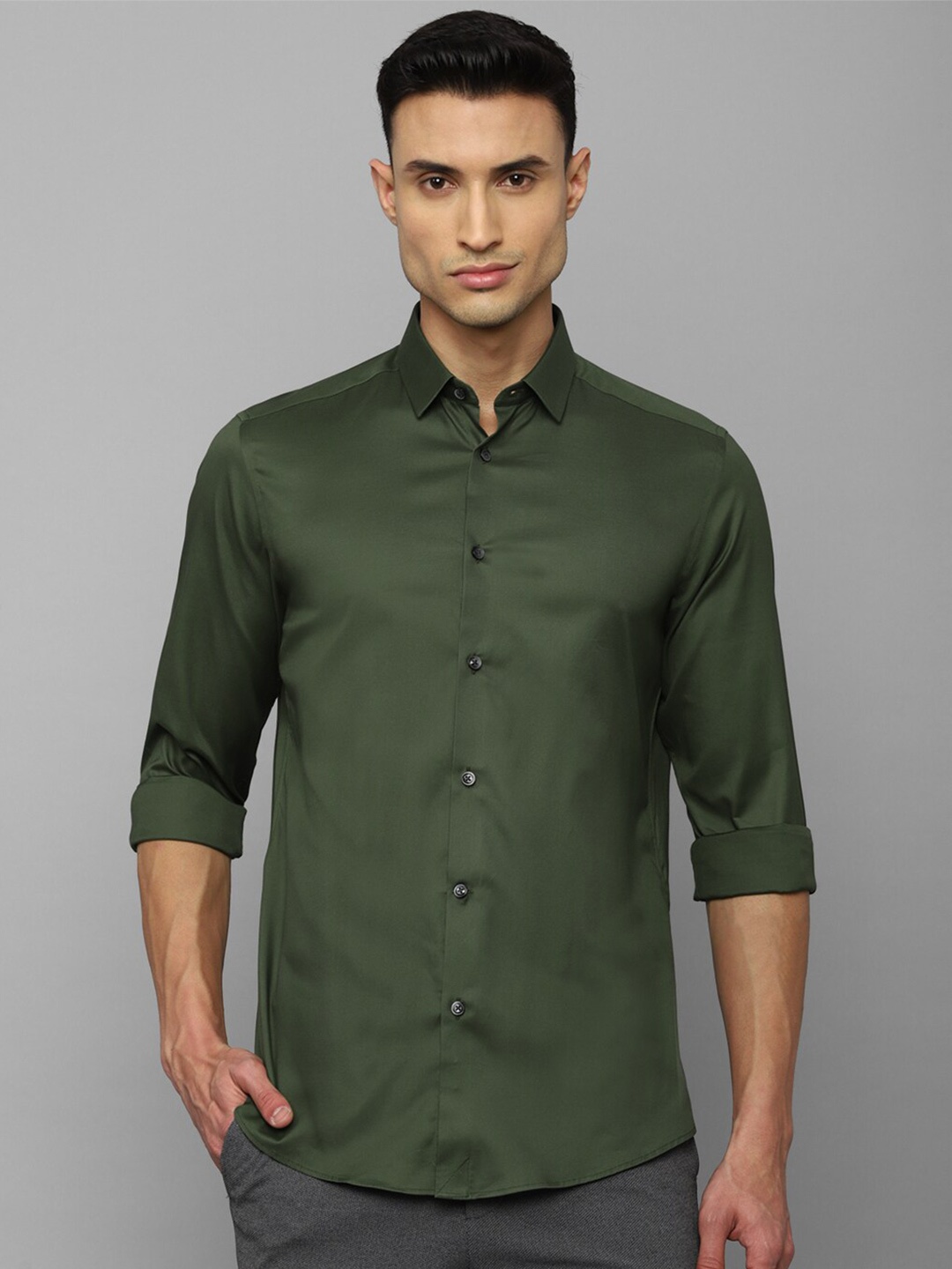 

Louis Philippe Sport Plus Size Spread Collar Pure Cotton Casual Shirt, Green