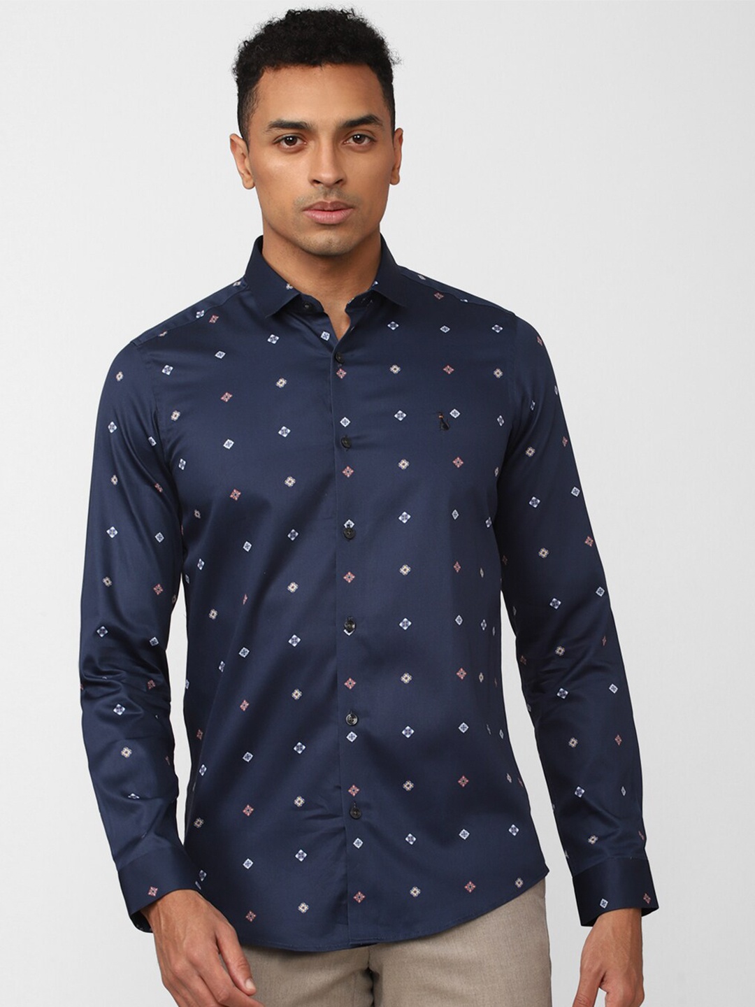 

SIMON CARTER LONDON Slim Fit Conversational Printed Pure Cotton Formal Shirt, Navy blue