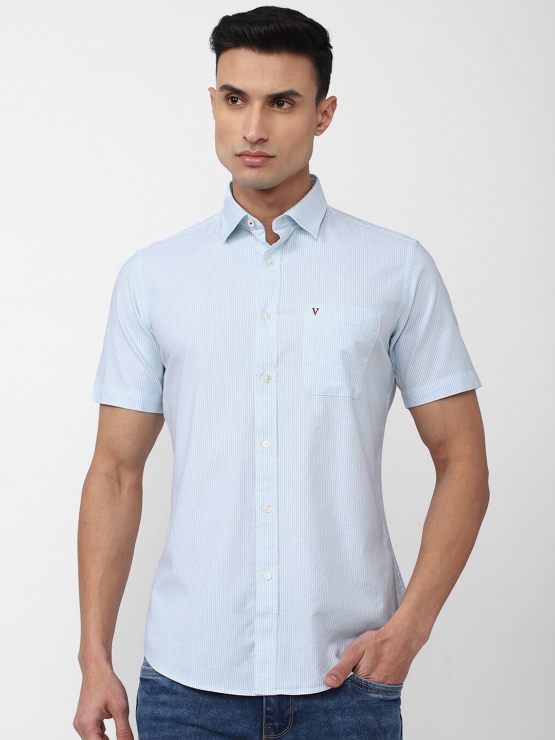 

Van Heusen Sport Slim Fit Vertcal Striped Pure Cotton Casual Shirt, Blue