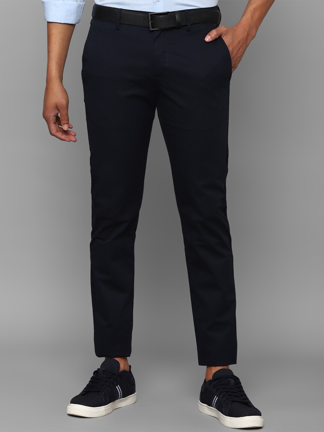 

Allen Solly Men Slim Fit Trousers, Navy blue