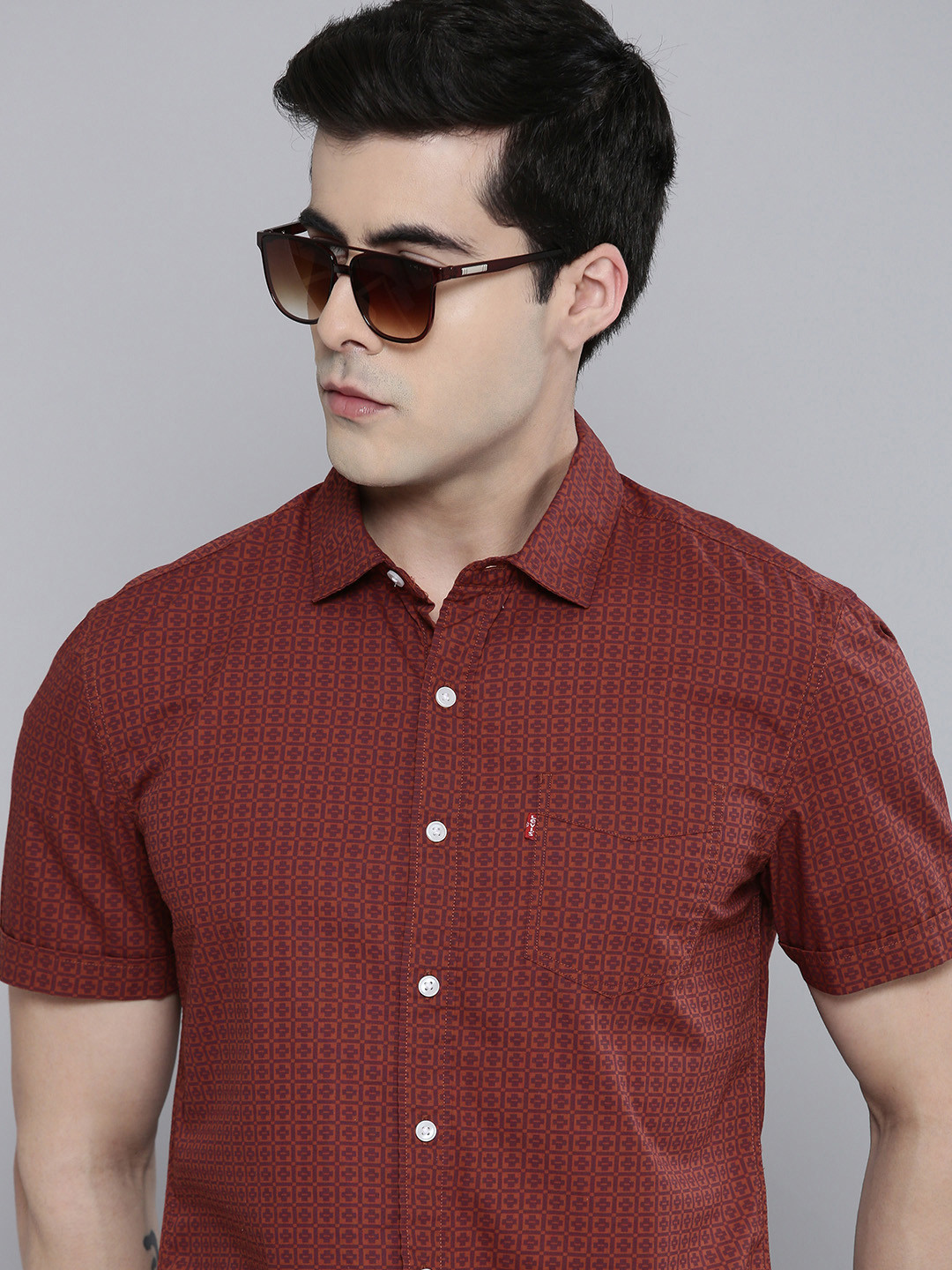 

Levis Geometric Printed Pure Cotton Slim Fit Casual Shirt, Maroon