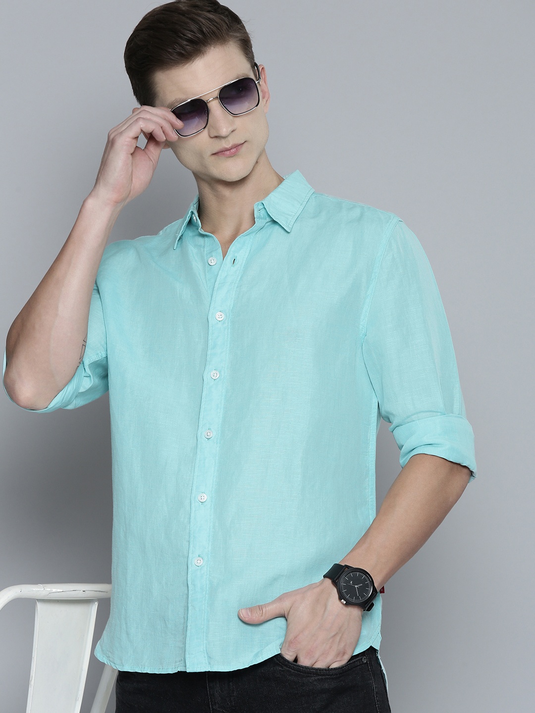

Levis Solid Slim Fit Casual Shirt, Blue