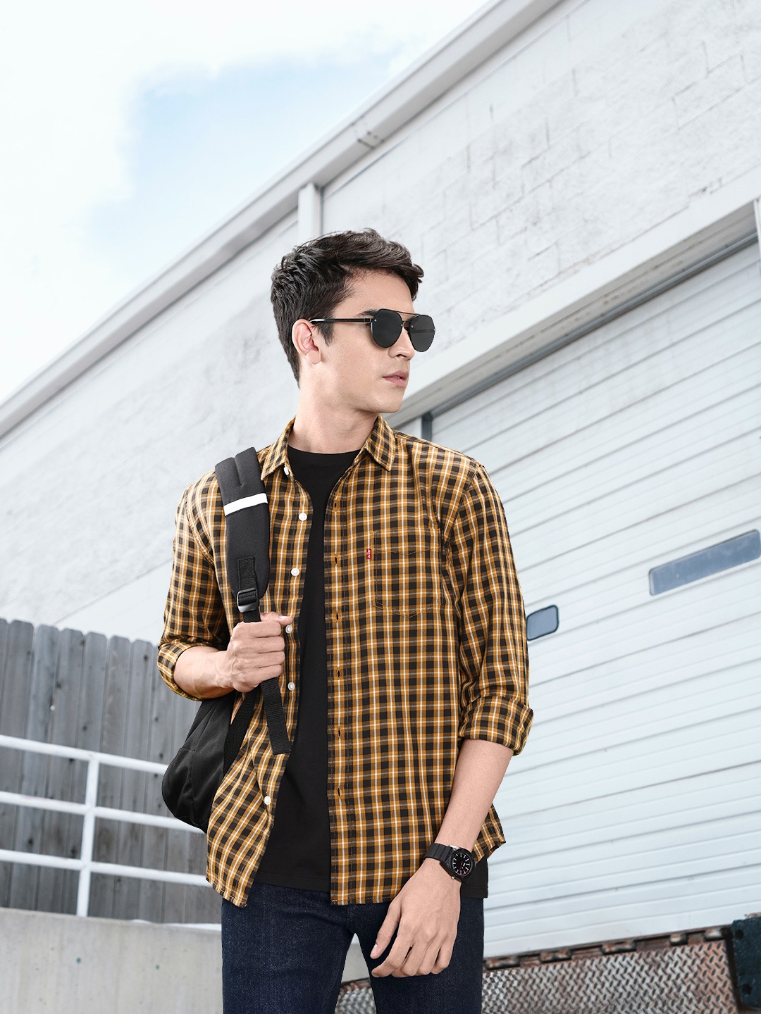 

Levis Men Pure Cotton Slim Fit Checked Casual Shirt, Yellow
