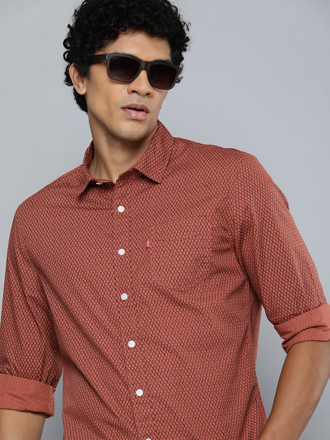 

Levis Men Slim Fit Geometric Opaque Printed Pure Cotton Casual Shirt With Chest Pocket, Rust