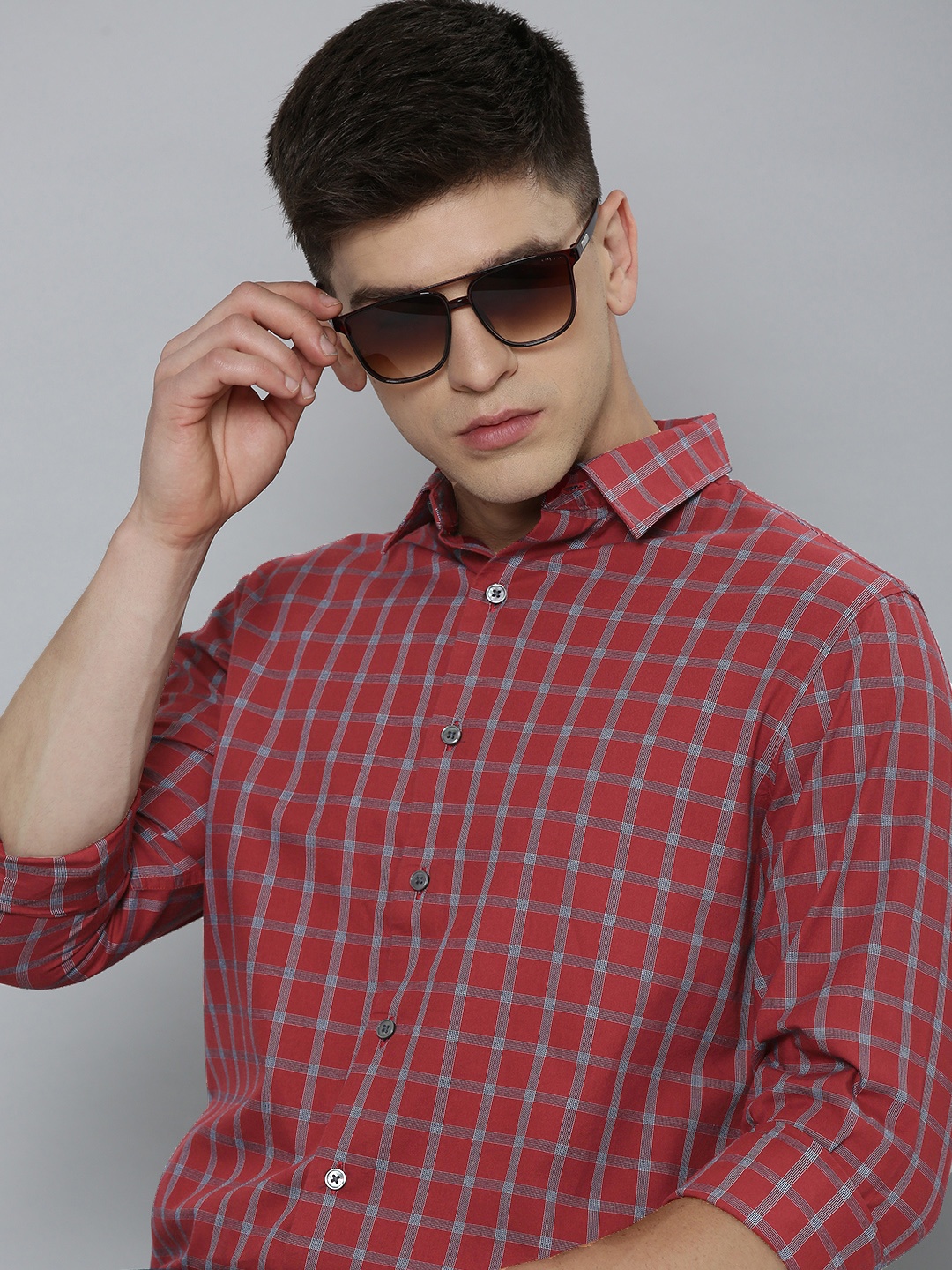 

Levis Pure Cotton Slim Fit Checked Casual Shirt, Maroon