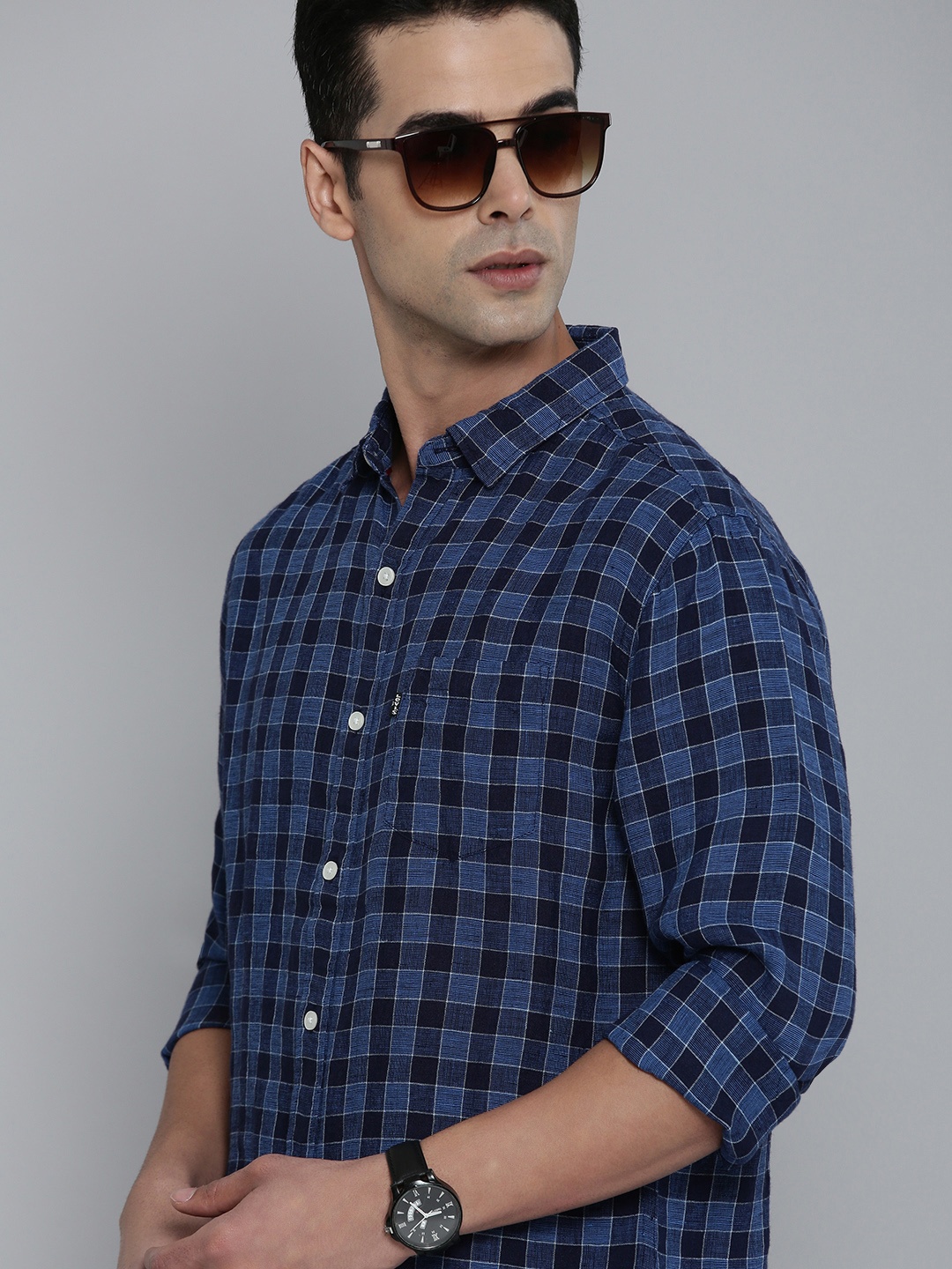 

Levis Slim Fit Checked Pure Linen Casual Shirt, Navy blue