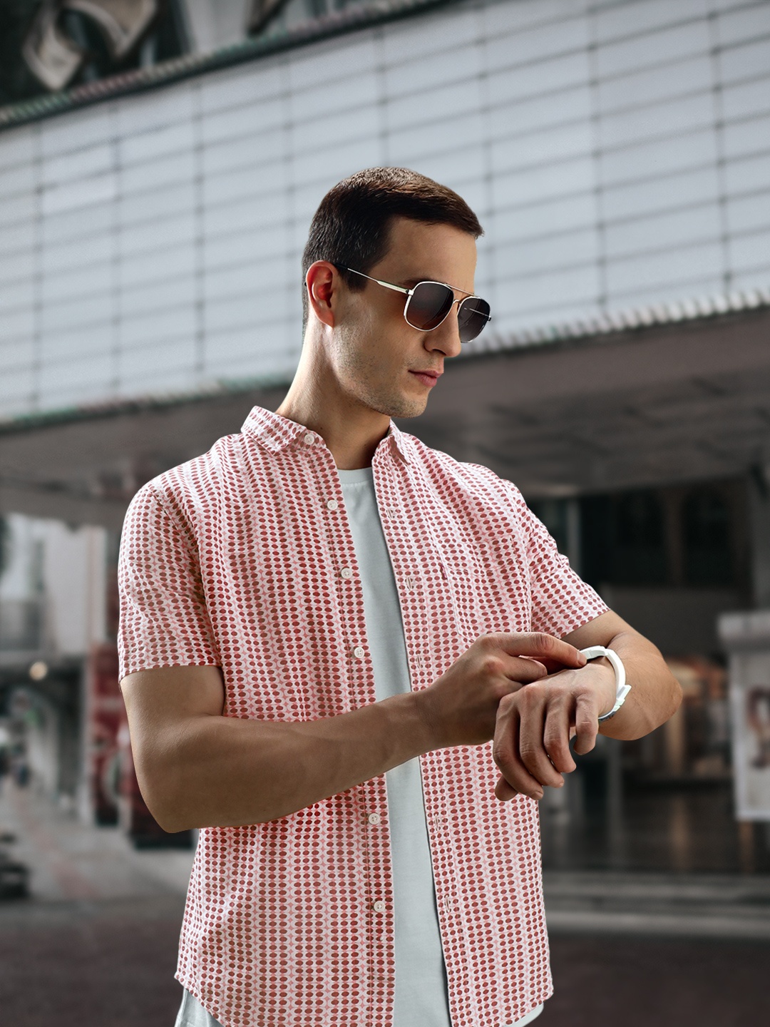 

Levis Slim Fit Printed Linen Cotton Casual Shirt, Maroon