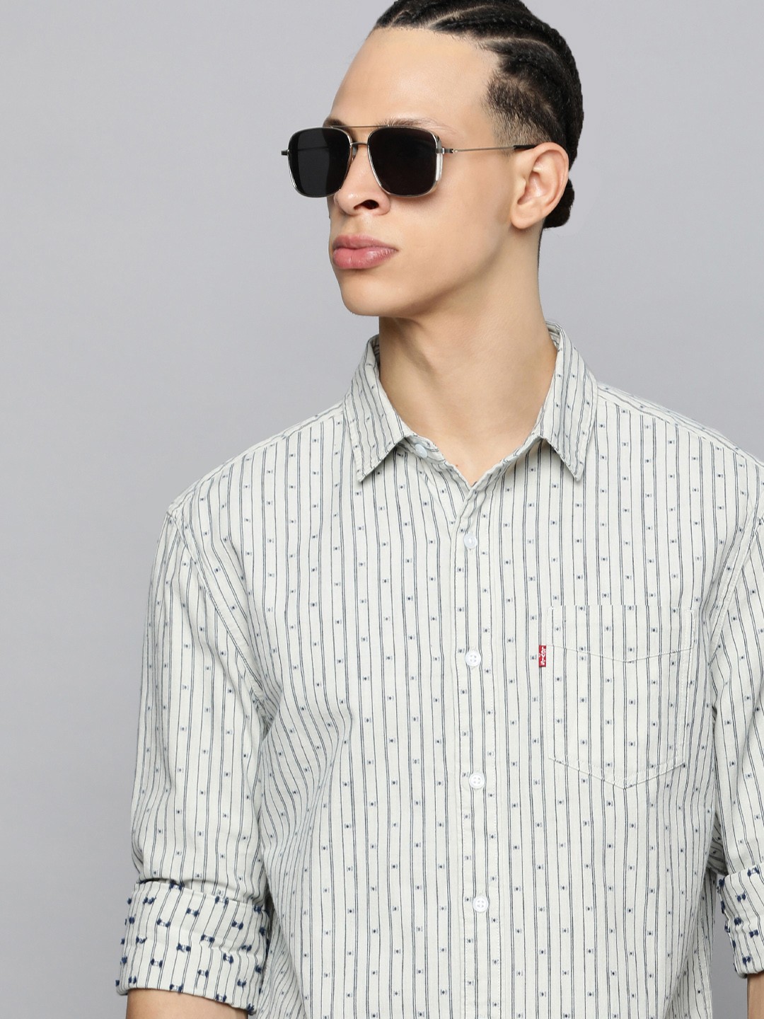 

Levis Men Pure Cotton Striped Spread Collar Casual Shirt, White