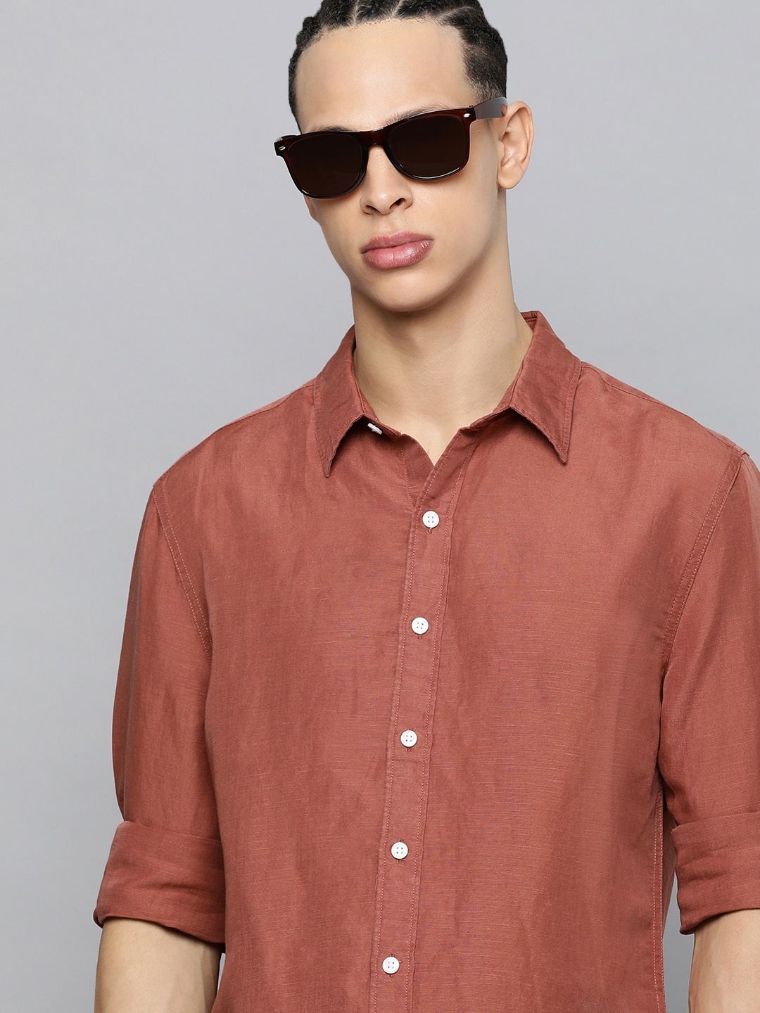 

Levis Slim Fit Solid Spread-Collar Casual Shirt, Pink