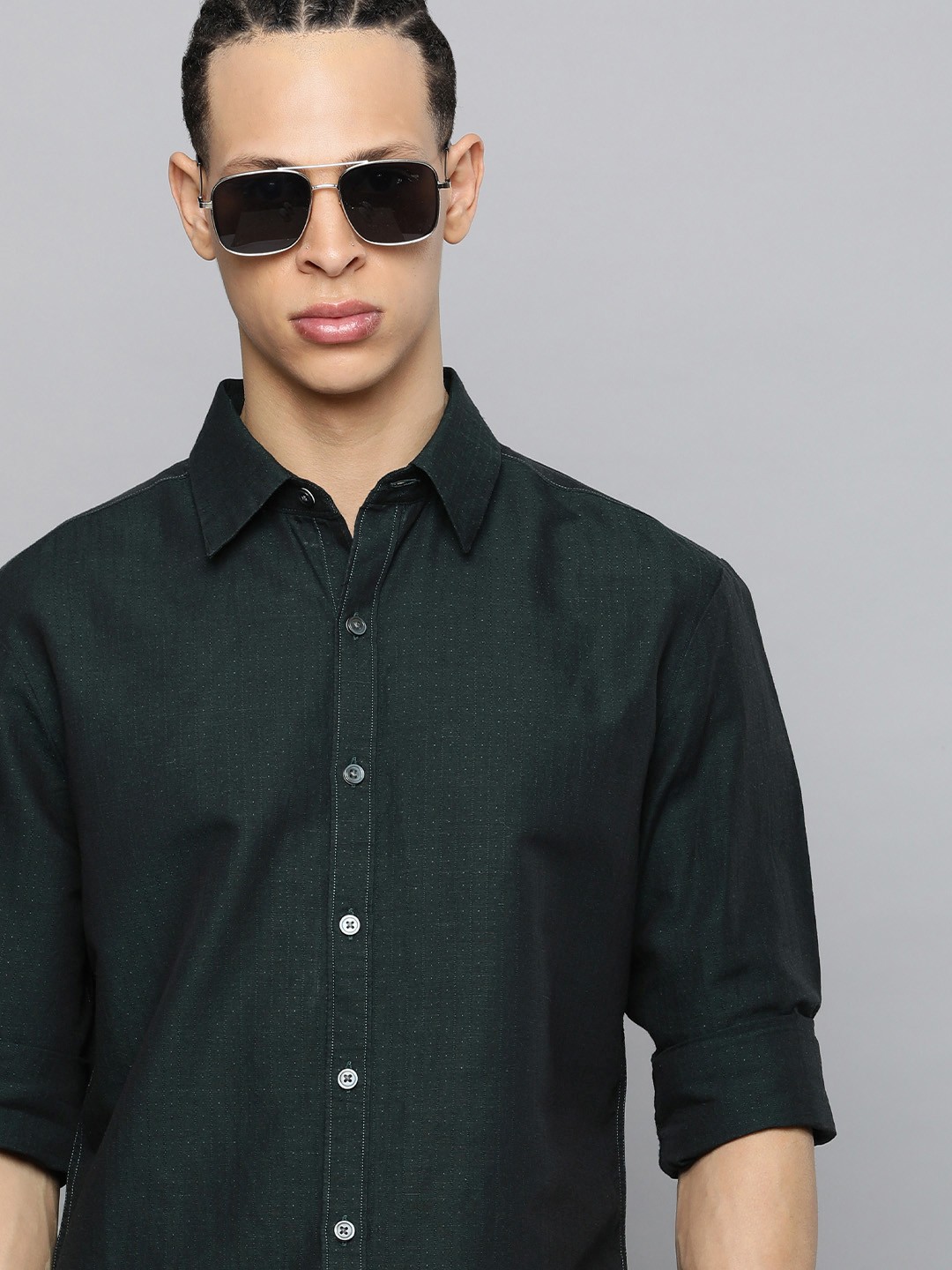 

Levis Men Slim Fit Micro Ditsy Opaque Self Design Linen Cotton Casual Shirt, Black