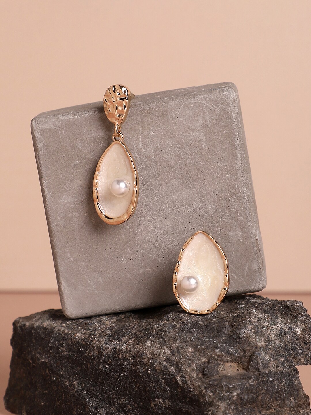 

SOHI Gold-Plated Contemporary Drop Earrings