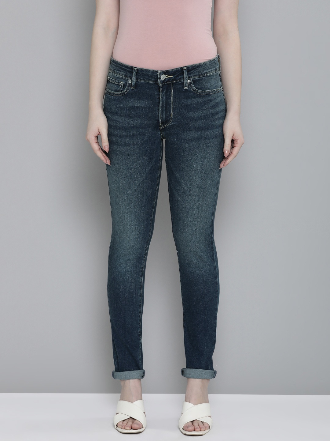 

Levis Women Mid Rise 711 Skinny Fit Light Fade Stretchable Jeans, Blue