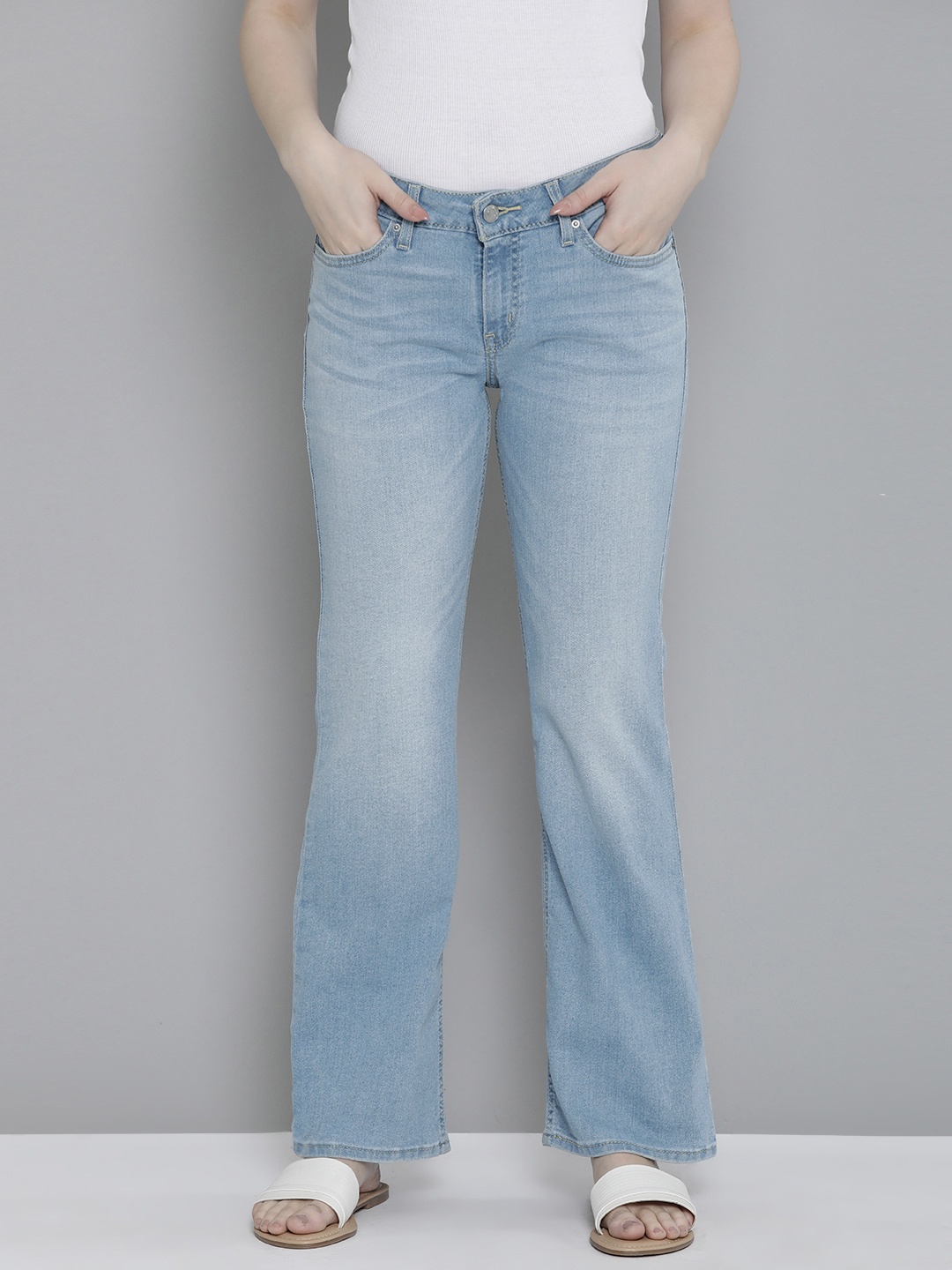 

Levis Women Mid-Rise Bootcut Light Fade Stretchable Jeans, Blue