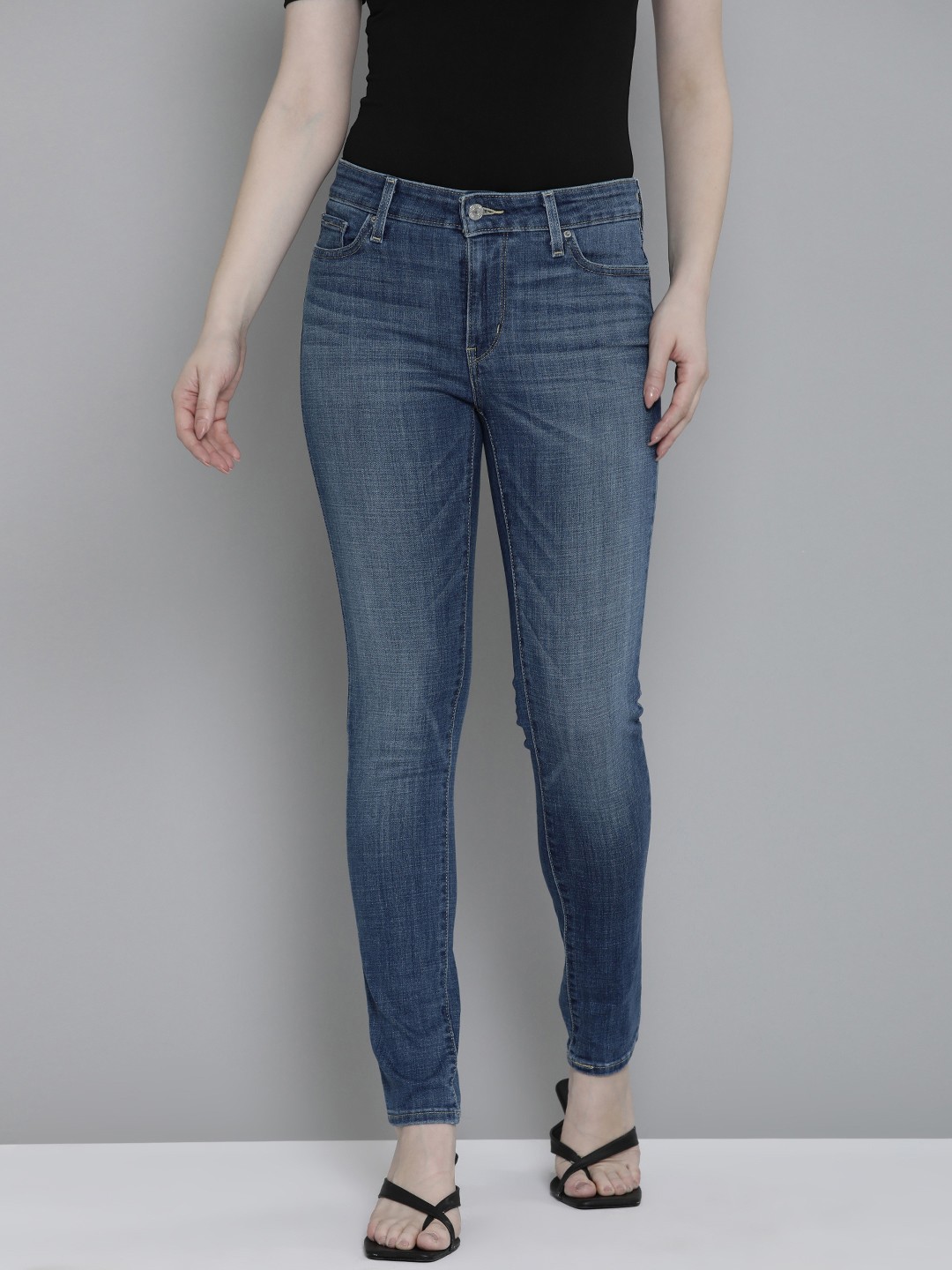 

Levis Women Mid Rise 711 Skinny Fit Light Fade Stretchable Jeans, Blue