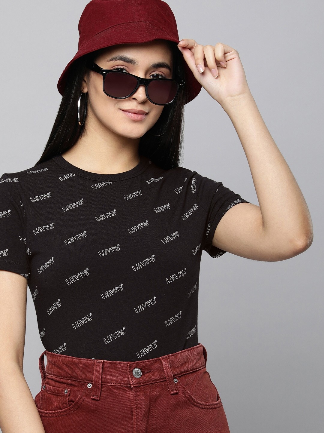 

Levis Women Round Neck Brand Logo Printed T-shirt, Black