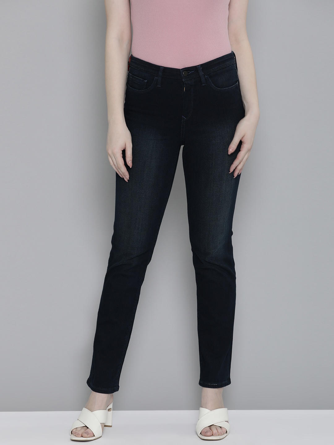 

Levis Women Slim Fit Light Fade Stretchable Jeans, Blue