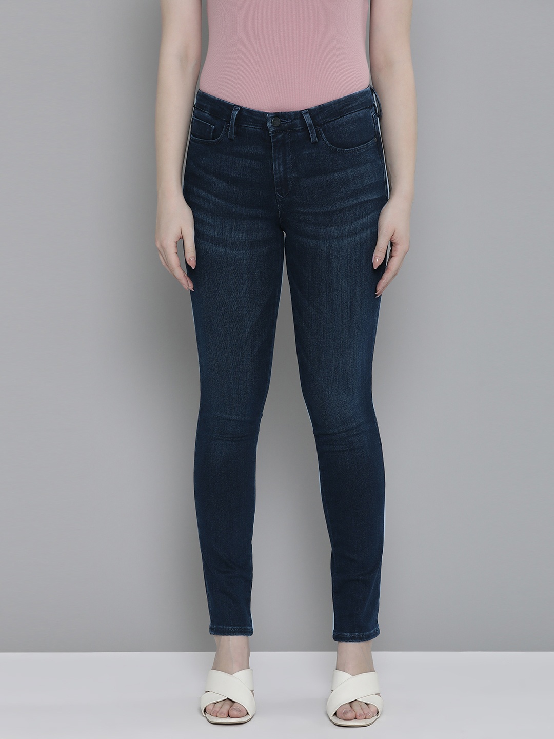

Levis Women Skinny Fit Light Fade Mid-Rise Stretchable Jeans, Blue
