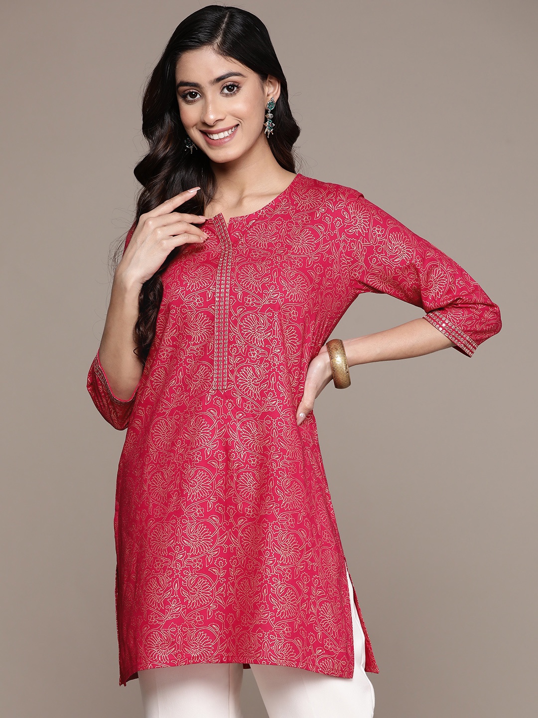 

Anubhutee Floral Printed Sequinned Kurti, Fuchsia