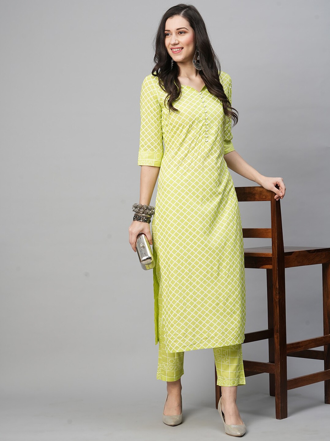 

KALINI Notched Neck Checked Kurta With Trousers, Green