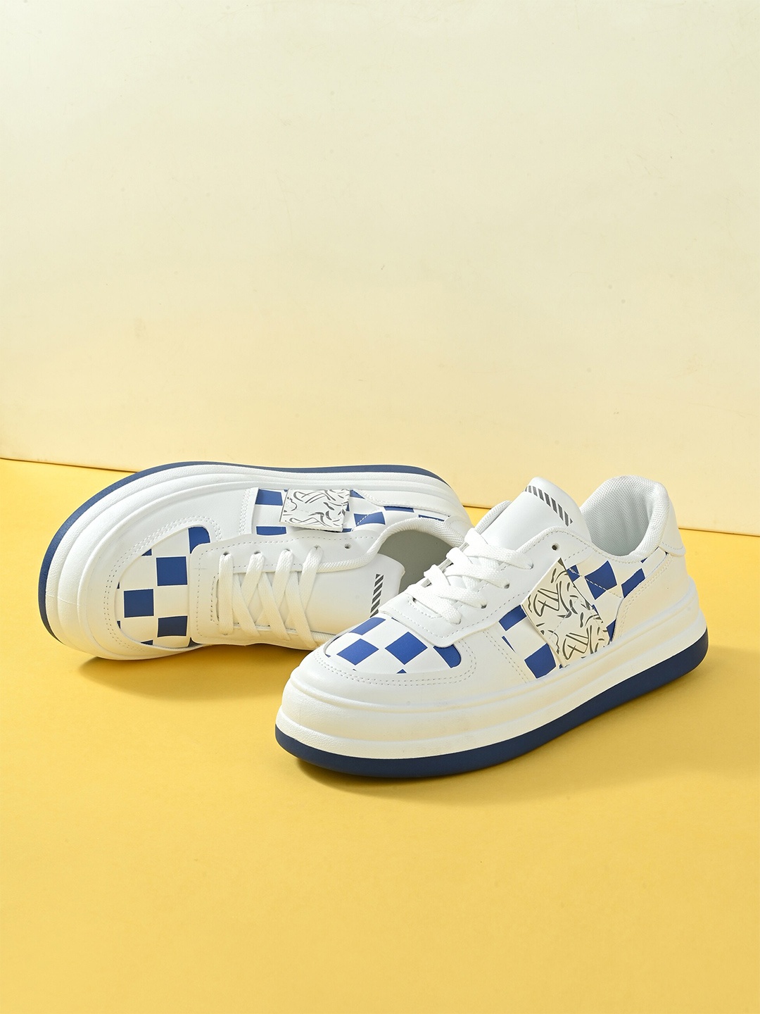 

Roadster Women Woven-Design Walking Sports Shoes, White