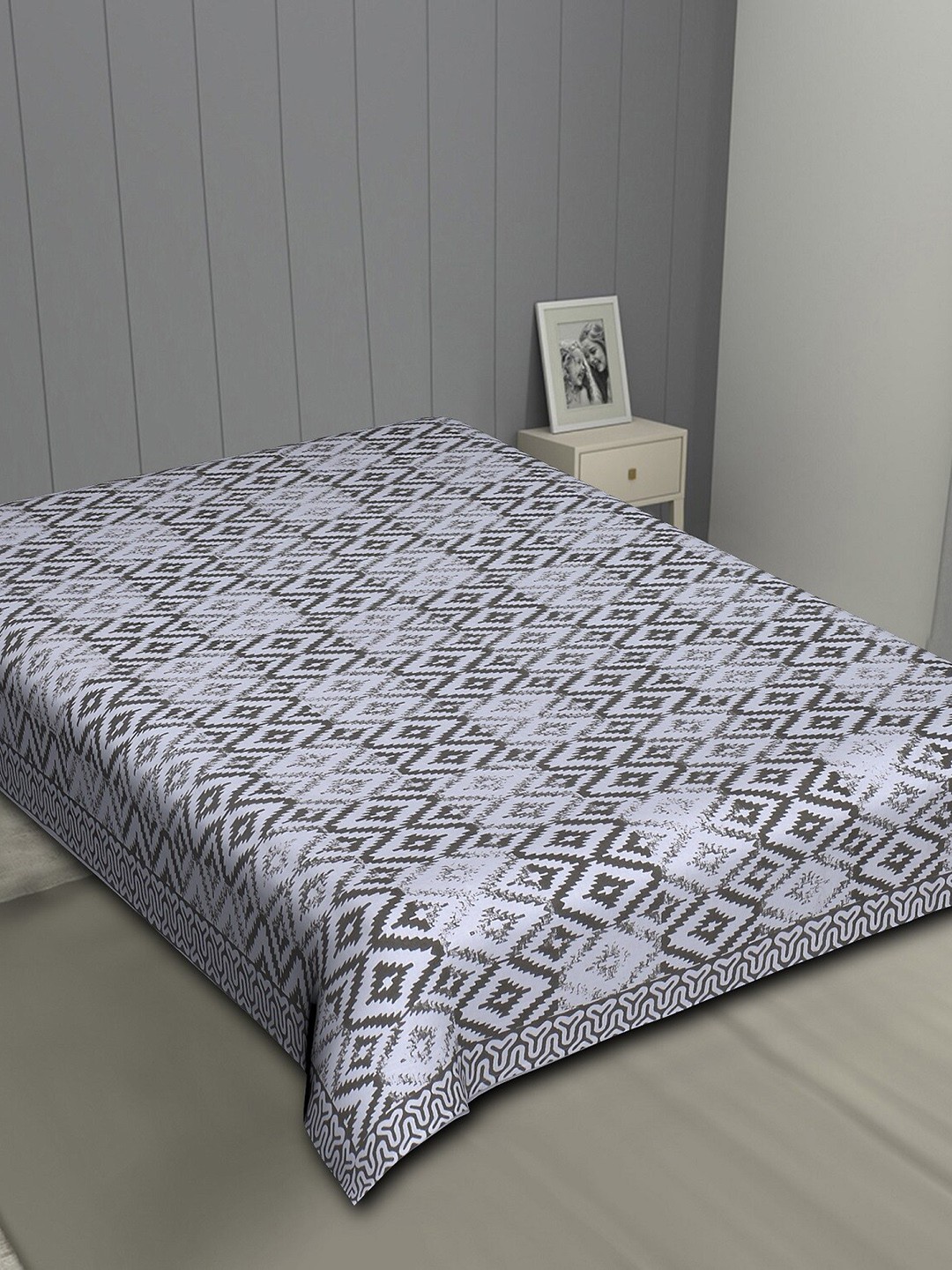 

INDHOME LIFE Grey & Black Geometric 200 TC Pure Cotton Single Bedsheet
