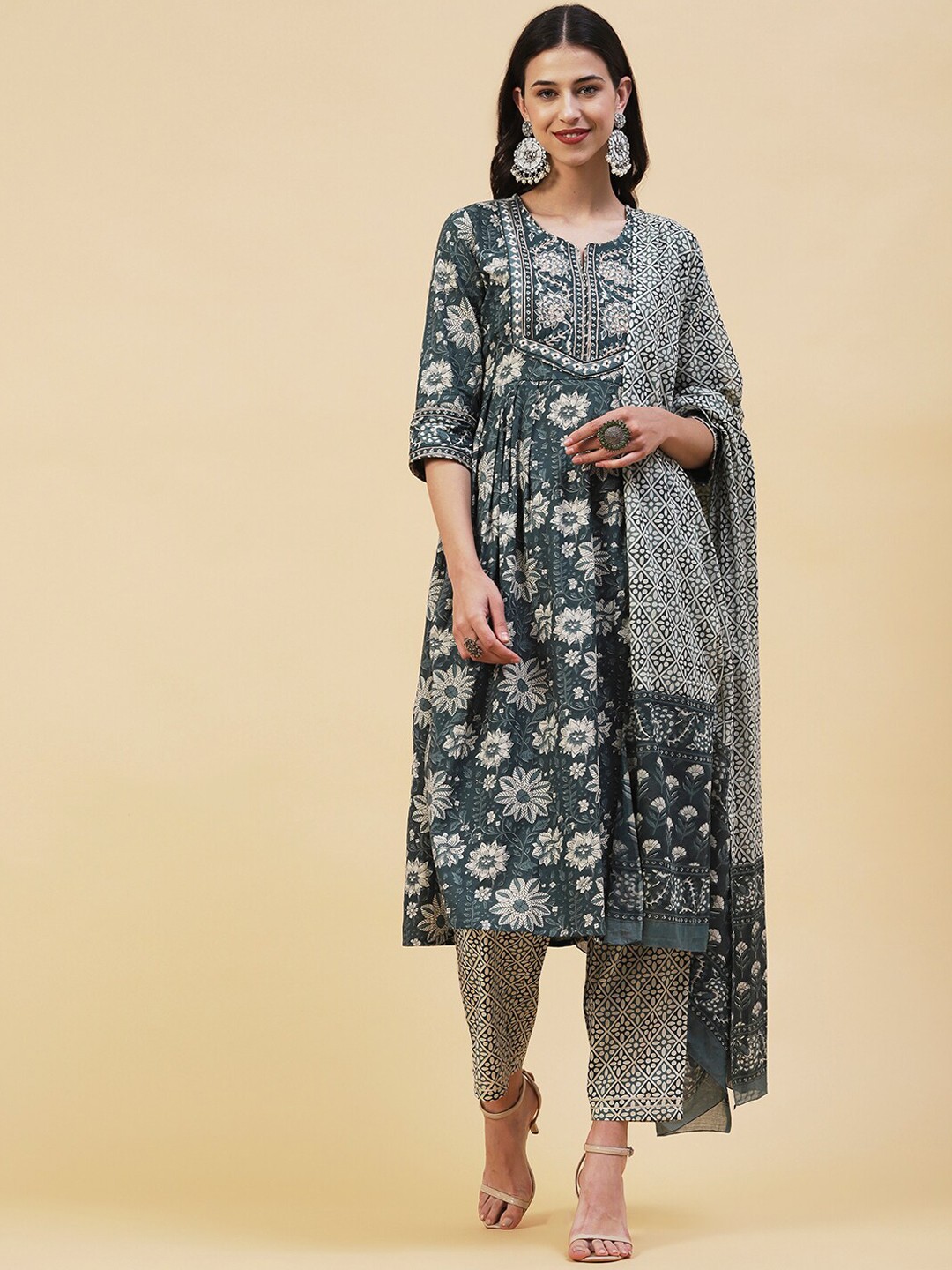 

FASHOR Floral Printed Notch Neck Sequinned Pure Cotton Kurta with Trousers & Dupatta, Green