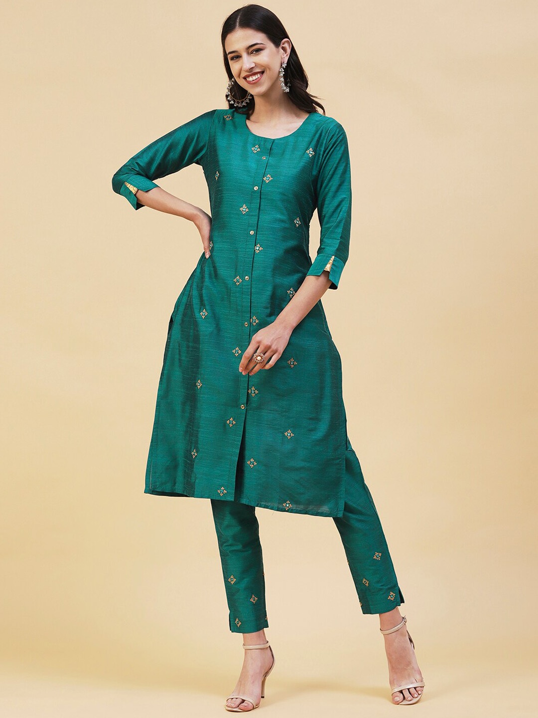 

FASHOR Ethnic Motifs Embroidered Mirror Work Straight Kurta with Trousers, Green