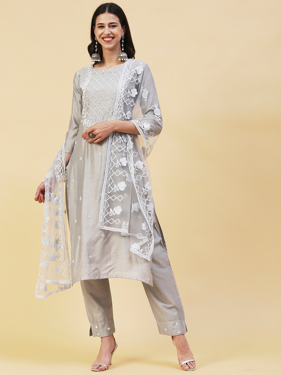 

FASHOR Ethnic Motifs Embroidered Thread Work Kurta with Trousers & Dupatta, Grey