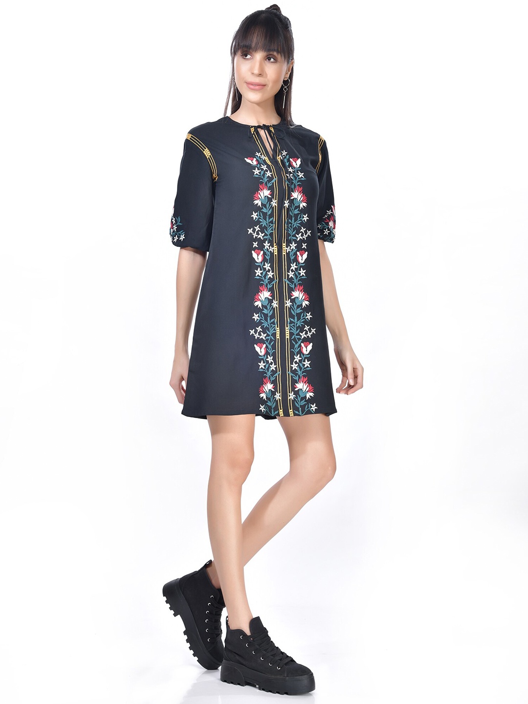 

Beatnik Black Tie-Up Neck Floral Printed A-Line Dress