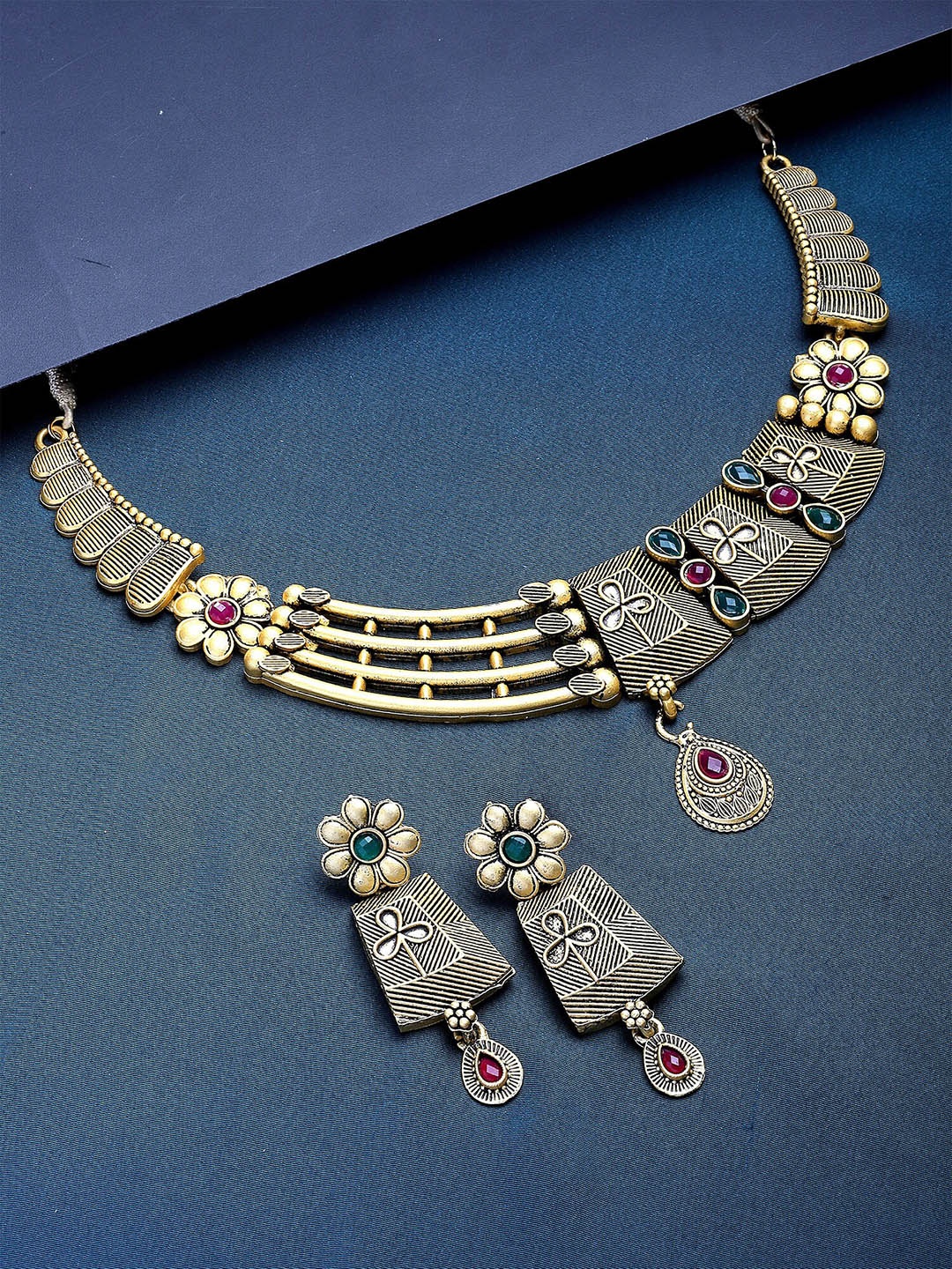 

KARATCART Gold-Plated Kundan-Studded Jewellery Set, Green