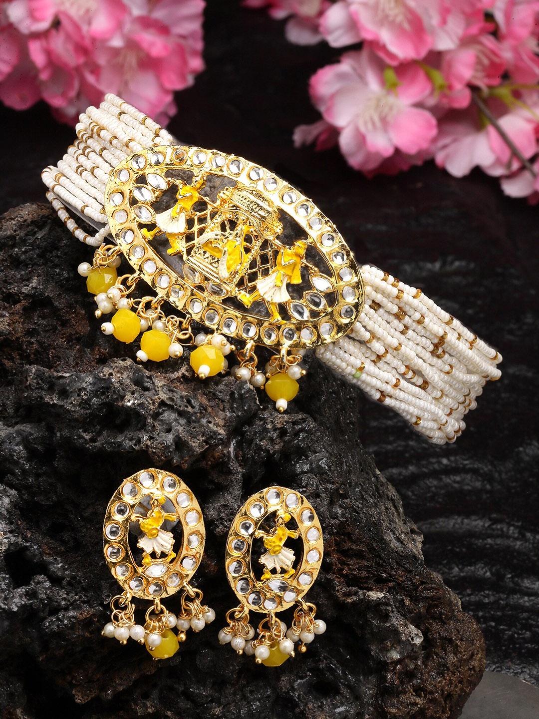 

KARATCART Gold-Plated Kundan-Studded Pearl Beaded Jewellery Set