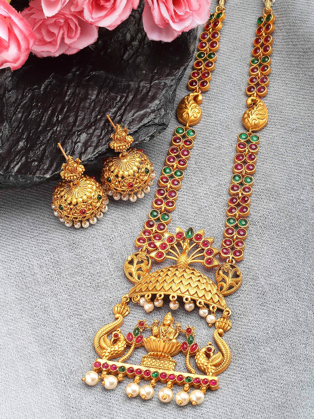 

KARATCART Gold-Plated Kundan-Studded & Beaded Jewellery Set, Red